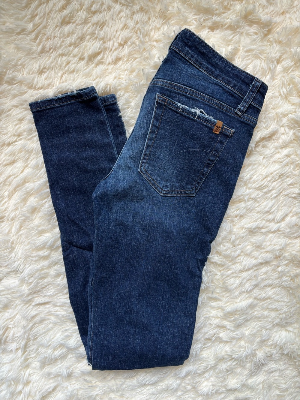 Joe’s Jeans The Skinny Dark Wash Distressed Womens W27 32” Inseam